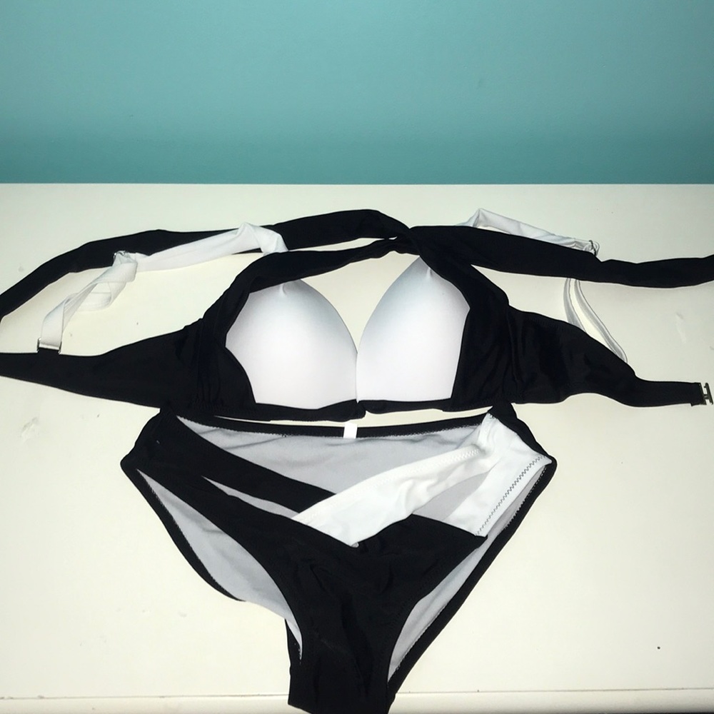 Never Worn Black & White strappy bikini